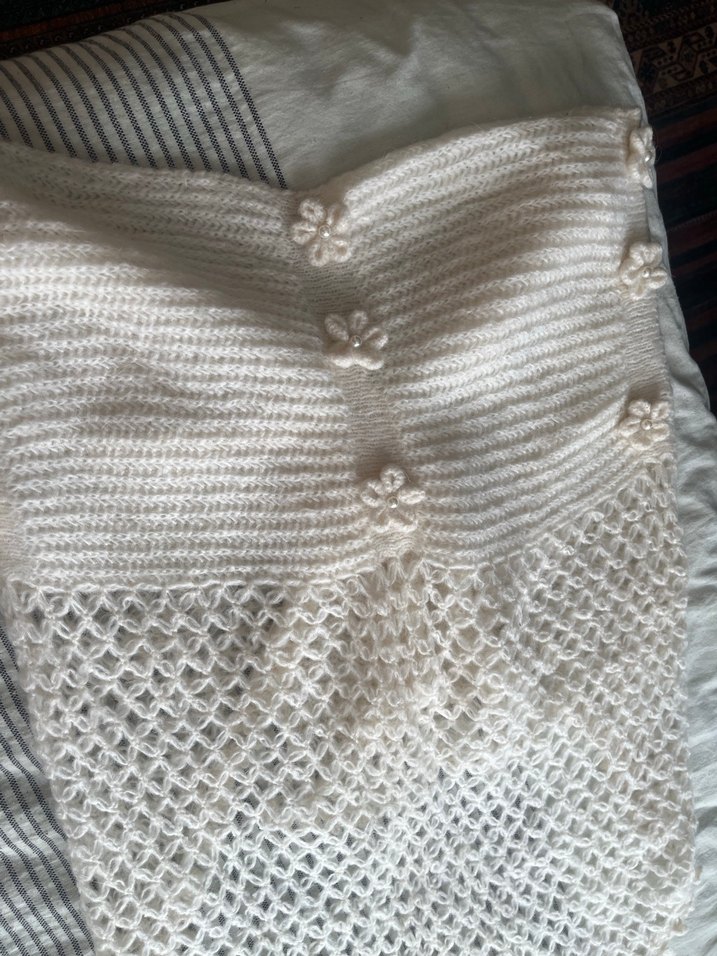 Beyaz Örgü Kadın Panço - Görsel 2