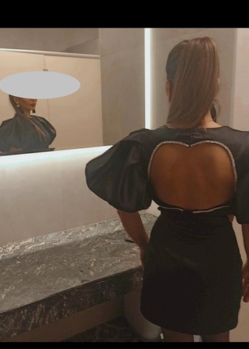 Drapeli bisiklet Yakalı siyah kolları balon Gotik Midi Elbise - Görsel 3