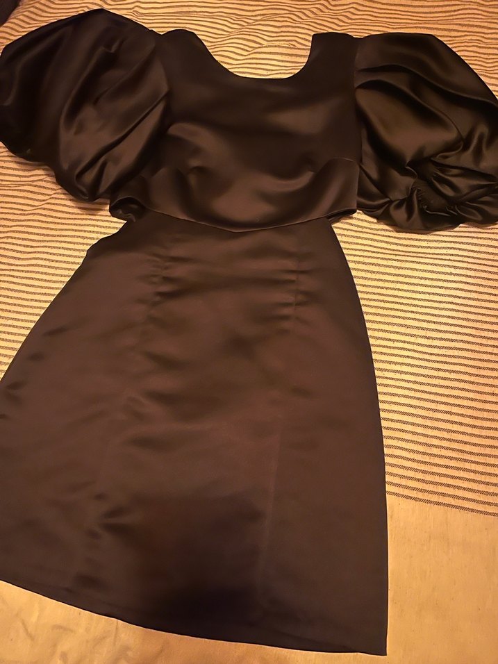 Drapeli bisiklet Yakalı siyah kolları balon Gotik Midi Elbise - Görsel 2