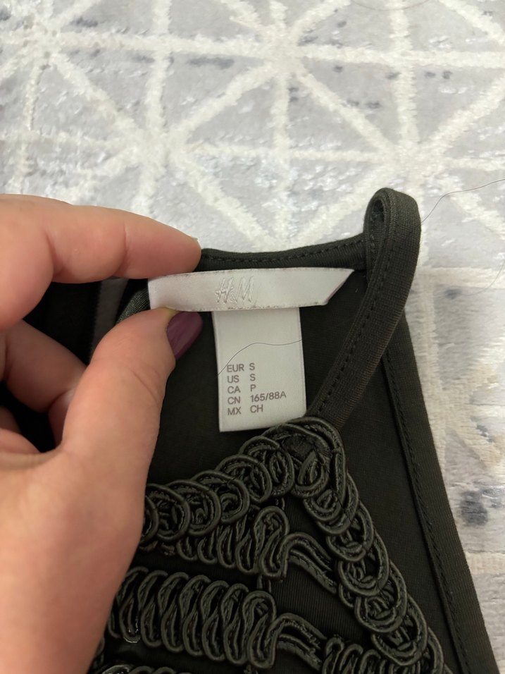 Haki yeşil H&M Dantelli Yüksek Yakalı Kadın Crop Top - Görsel 2