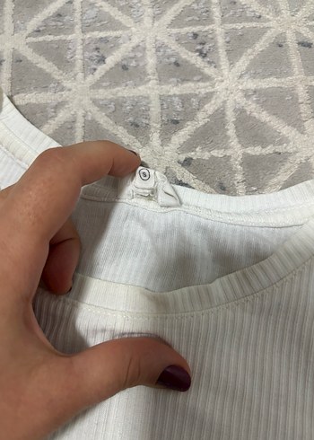 Kadın beyaz crop model kısa kollu tişört - Görsel 3