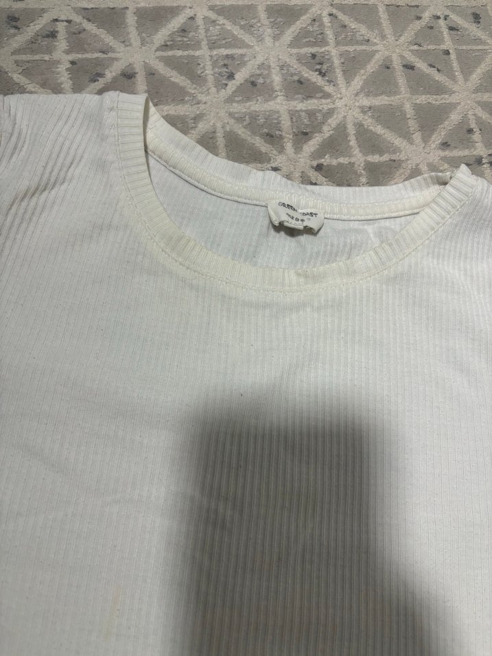 Kadın beyaz crop model kısa kollu tişört - Görsel 2