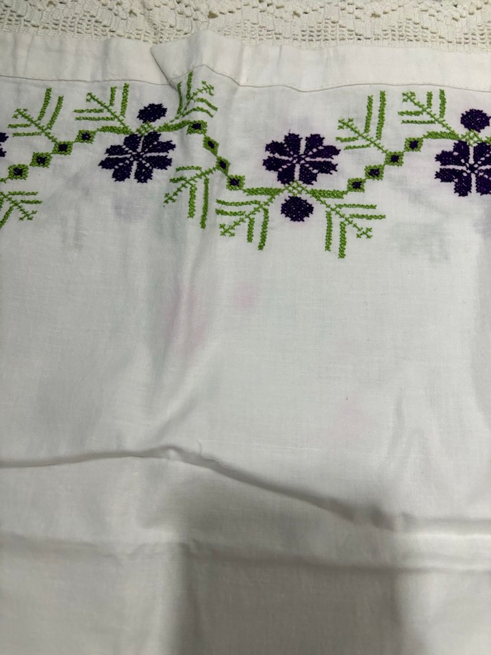 Nakışlı Beyaz nostaljik yastık kılıfı - Görsel 3