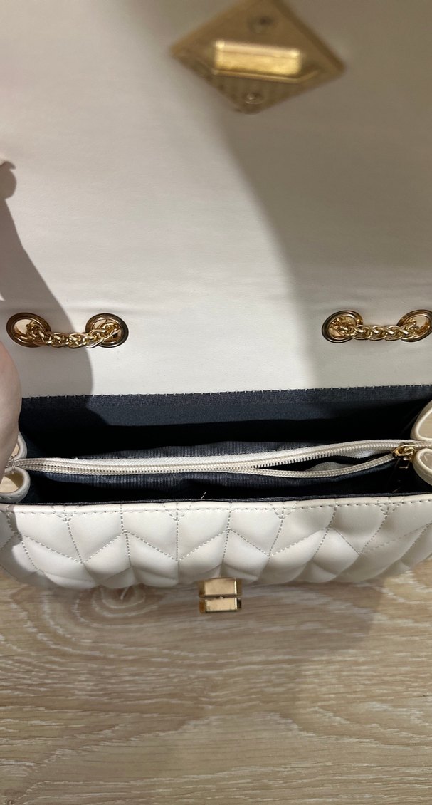 Zincir Detaylı Bej Deri Kadın Çanta - Görsel 3