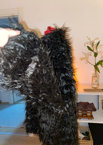 Uzun Siyah Kürk Detaylı Kadın Kaban - Görsel 4