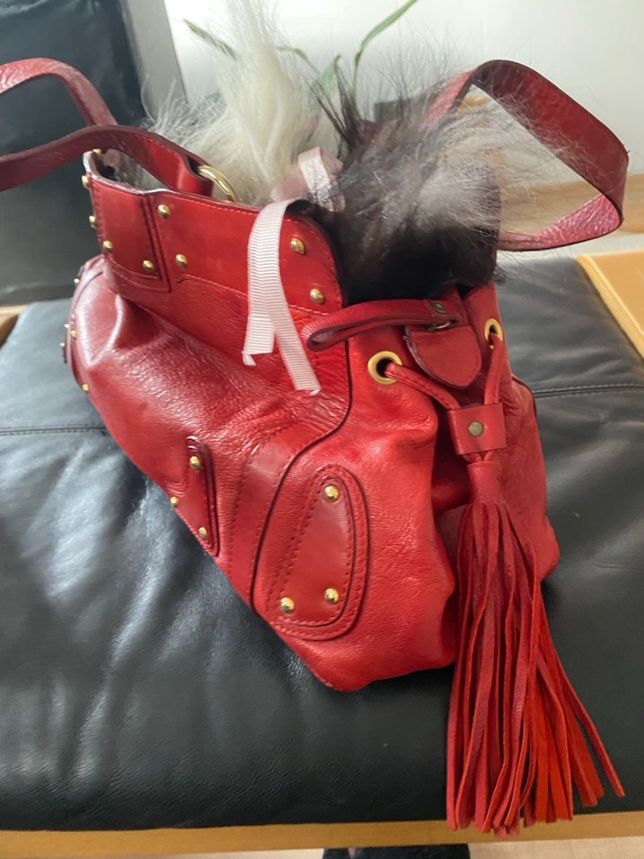 Püsküllü Parlak Kırmızı Deri Kadın Çanta - Görsel 3