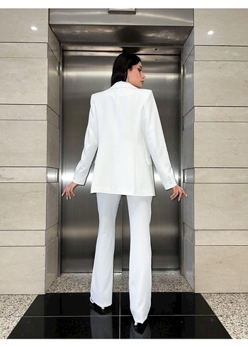 Beyaz ceket pantolon ürün nikahimda bir defa giydim deforme yok - Görsel 3