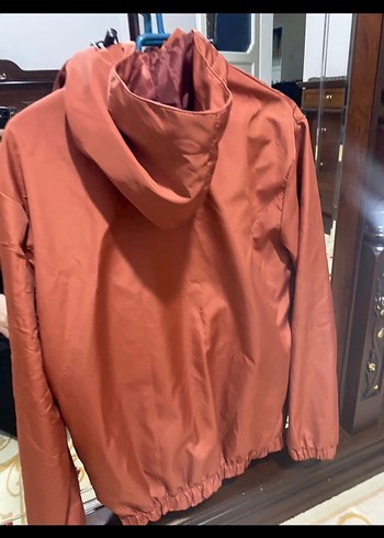 Valentino turuncu yapmurluk ceket - Görsel 3