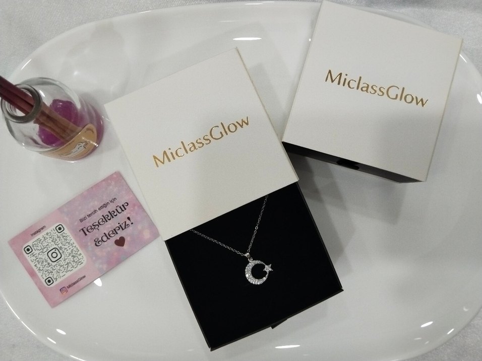 Parlak Ay ve Yıldız Midi Kolye - Görsel 3