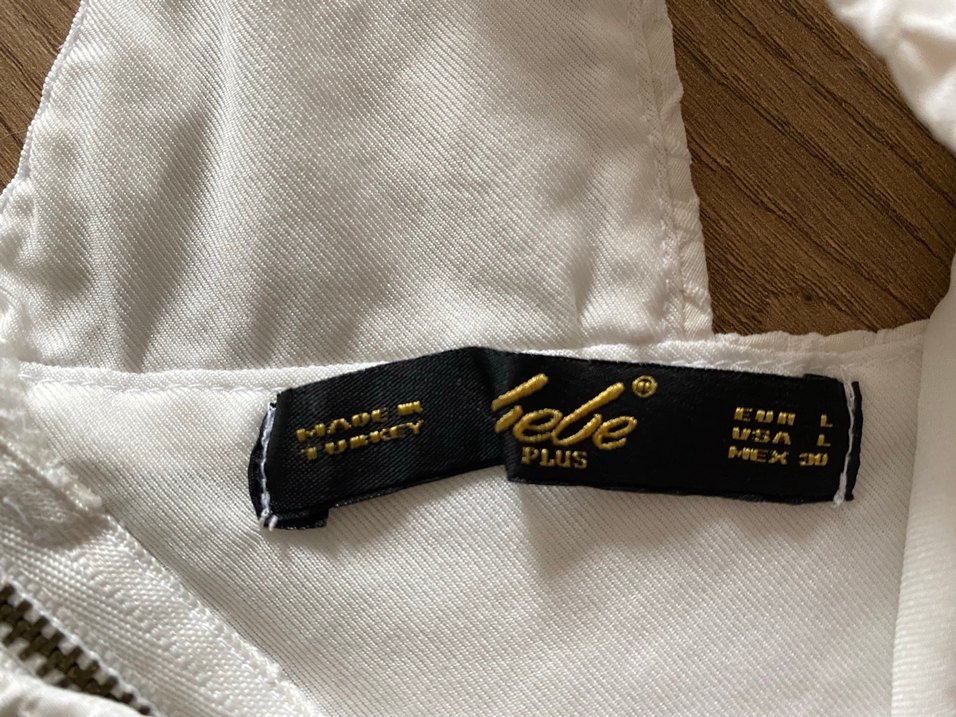 Kadın Beyaz Kısa Örgü V Yakalı Crop Top - Görsel 2