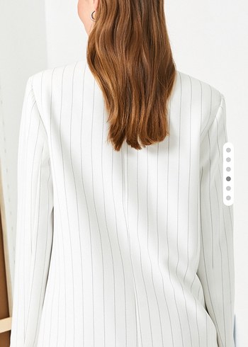 Kadın Beyaz Çizgili Uzun Oversize Blazer Ceket - Görsel 3