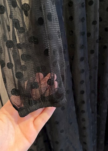 V Yaka Puantiyeli Siyah Midi Elbise - Görsel 2