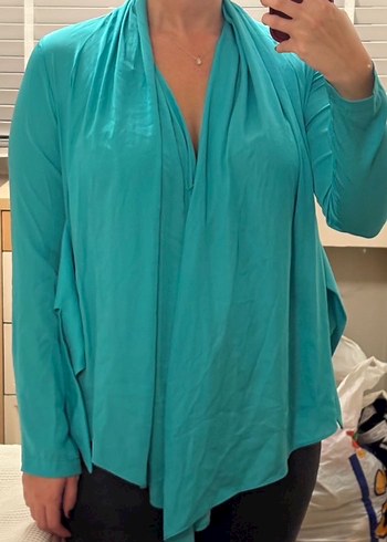 Kadın Turkuaz V Yaka Drapeli Bluz - Görsel 3
