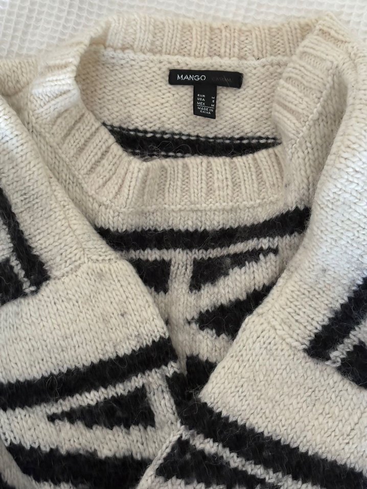 Mango Siyah Nakışlı Yün Kazak - Görsel 3