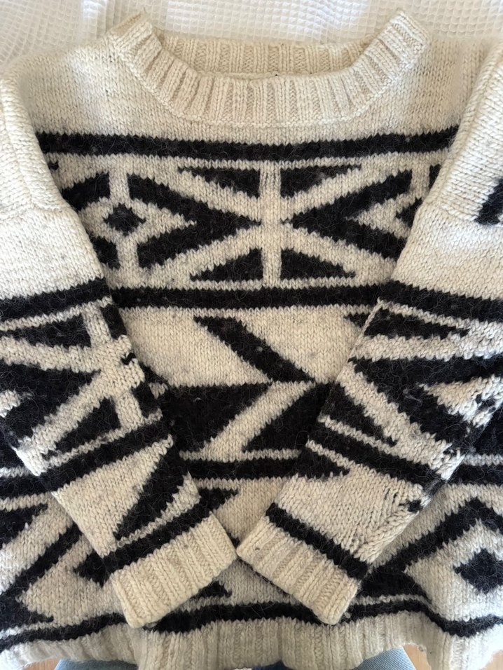 Mango Siyah Nakışlı Yün Kazak - Görsel 4