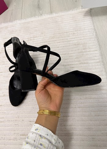 Kadın Siyah Minimalist Topuklu Ayakkabı - Görsel 10