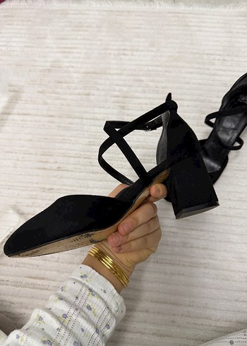 Kadın Siyah Minimalist Topuklu Ayakkabı - Görsel 3