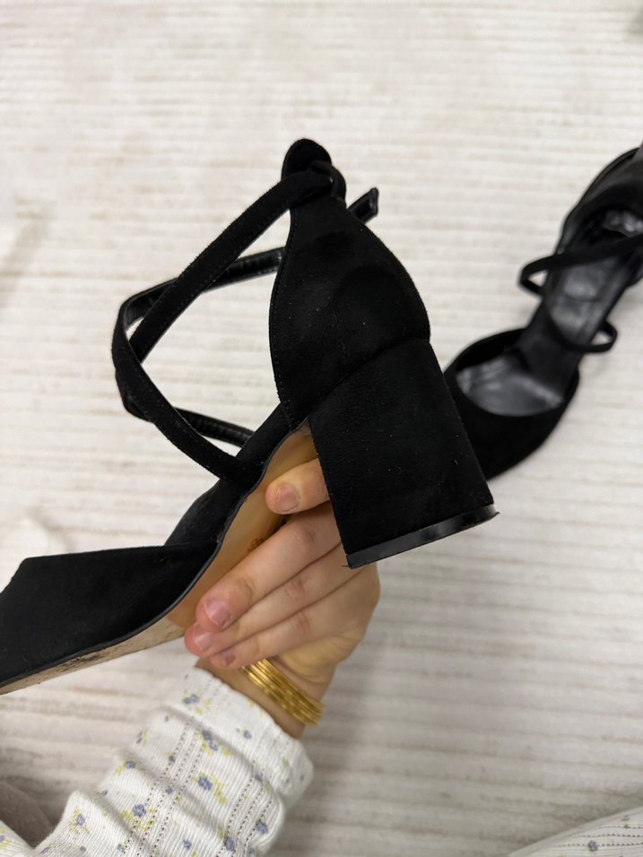 Kadın Siyah Minimalist Topuklu Ayakkabı - Görsel 4