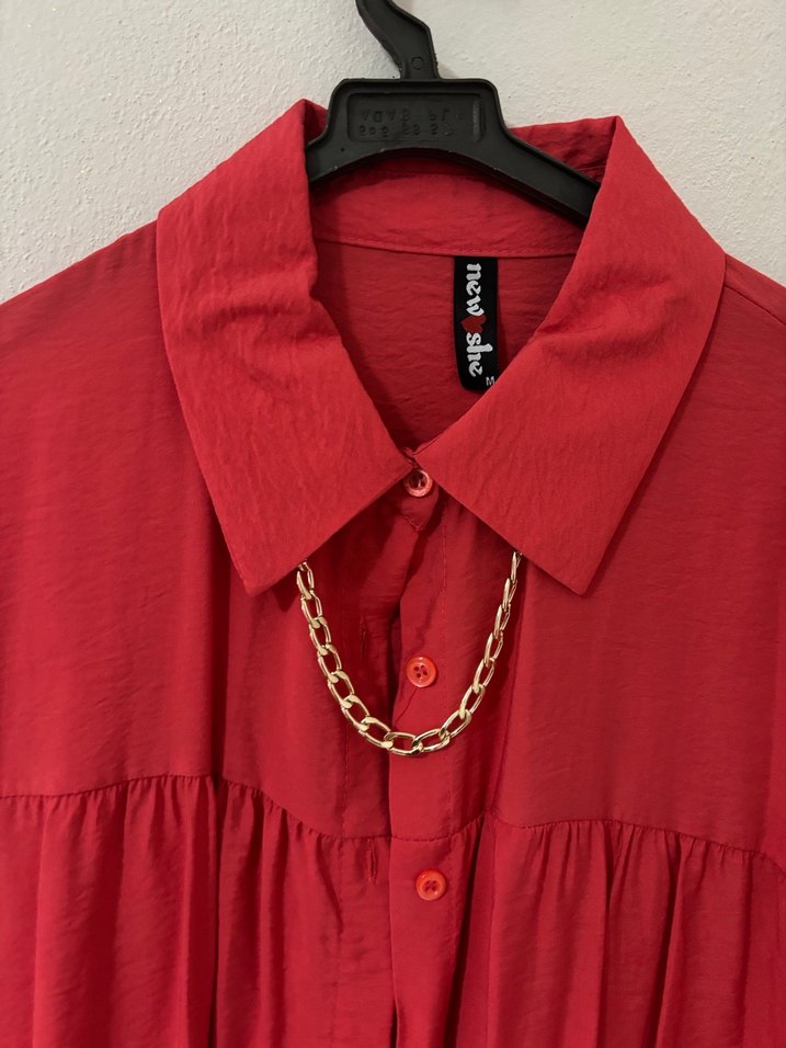 Zincir Detaylı Kırmızı Uzun Keten Gömlek - Görsel 2
