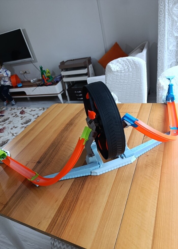 Hotwheels dönen tekerlek macerası yarış seti  - Görsel 2