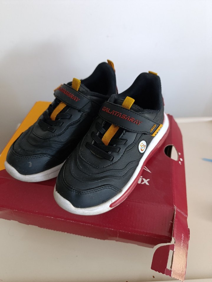 Kinetix Galatasaray li Çocuk Spor Ayakkabı - Görsel 5