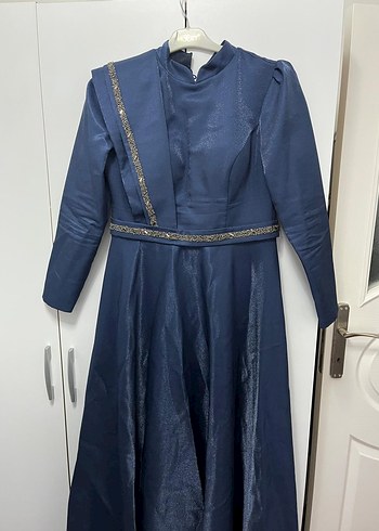 Petrol Mavisi Taş Detaylı 42 Beden Abiye  Eşarp TAM UYUMLU  - Görsel 2