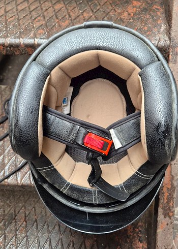 Kırmızı Baskılı Deri Motosiklet Kaskı - Görsel 4