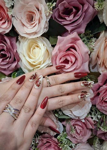 Parlak Kırmızı Tırnak Süslemeleri - Görsel 3