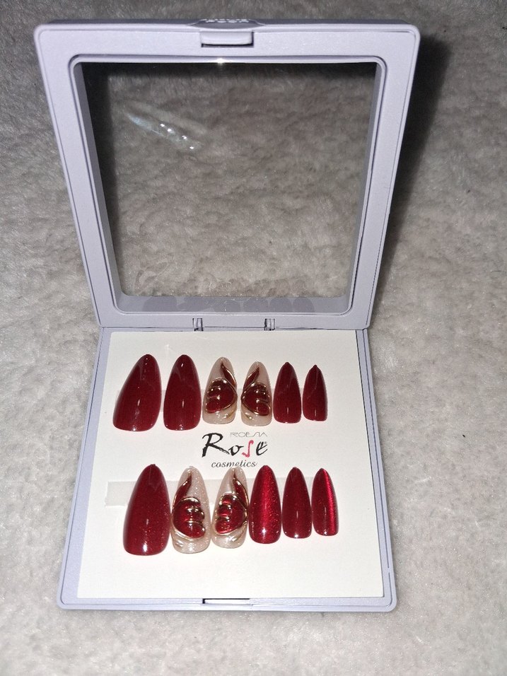 Parlak Kırmızı Tırnak Süslemeleri - Görsel 2