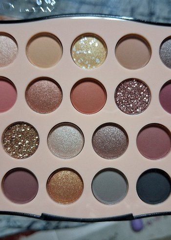 Bej Tonlarda Işıltılı Far Paleti - Görsel 3