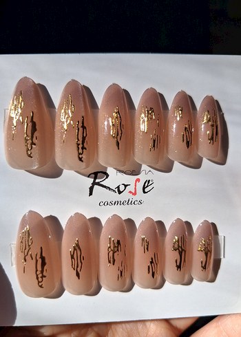 Bej Parlak Altın Detaylı Tırnak Süsü - Görsel 3