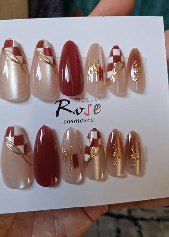 Kırmızı Parlak Tırnak Süslemeleri - Görsel 3