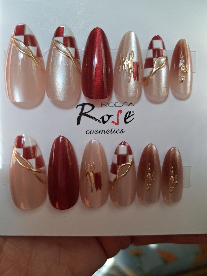 Kırmızı Parlak Tırnak Süslemeleri - Görsel 2