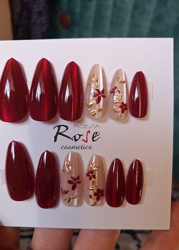 Koyu Kırmızı Çiçekli Tırnak Süslemeleri - Görsel 3