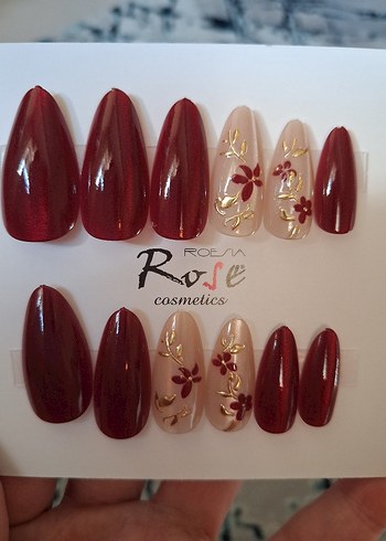 Koyu Kırmızı Çiçekli Tırnak Süslemeleri - Görsel 2