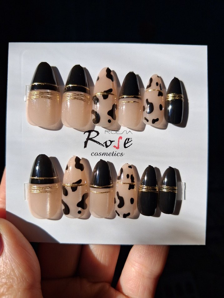 Siyah & Desenli Tırnak Süslemeleri - Görsel 2