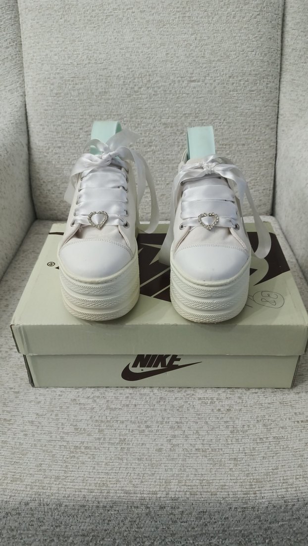 Beyaz Platform Topuklu Kadın Spor Ayakkabı bir kez giyildi - Görsel 2