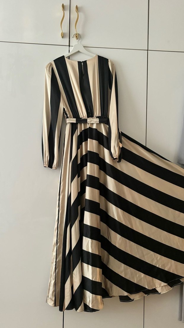 Çizgili Drapeli Uzun Kadın Elbisesi - Görsel 4