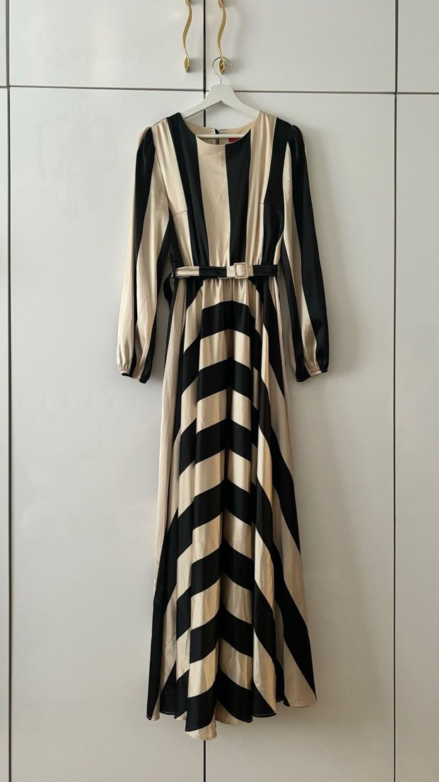 Çizgili Drapeli Uzun Kadın Elbisesi - Görsel 3