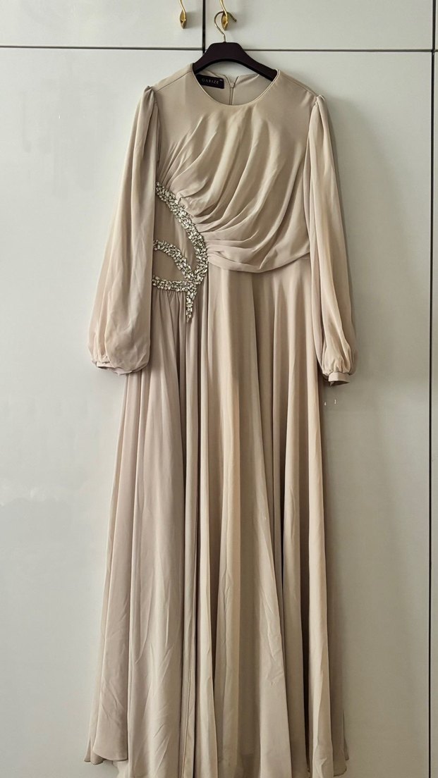 Bej Uzun Drapeli Kadın Abiye Elbise - Görsel 3
