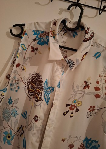 Çiçek Desenli Düğmeli Kolsuz Bohem Gömlek - Görsel 2