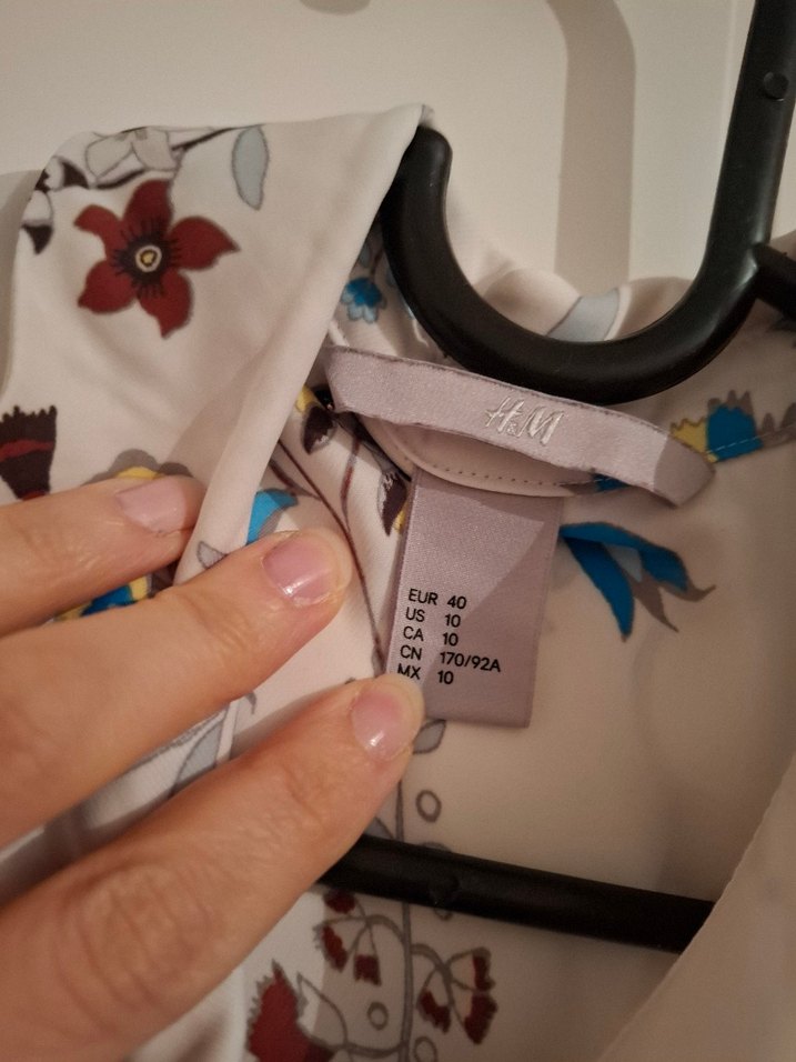 Çiçek Desenli Düğmeli Kolsuz Bohem Gömlek - Görsel 4