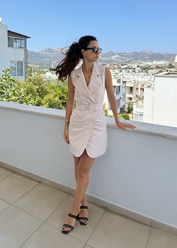 Kemerli pudra pembesi Mini düğmeli Elbise
