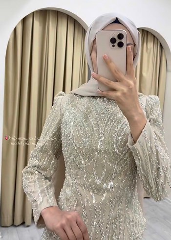 Bej İşlemeli Kat Kat Uzun Abiye Elbise - Görsel 3