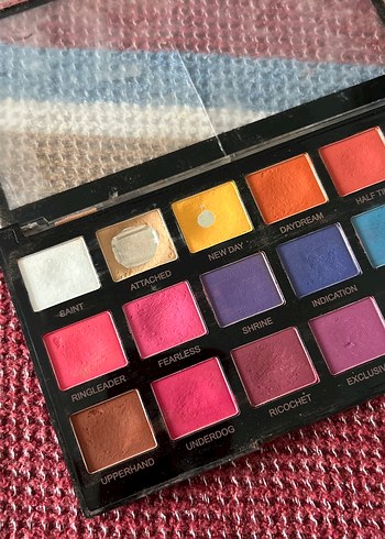 Çok Renkli Koyu Göz Farı Paleti - Görsel 2