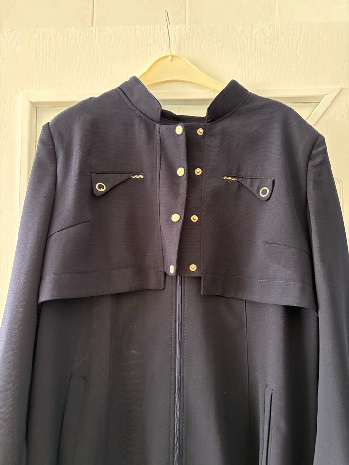 Düğmeli Lacivert Uzun Kadın Ferace
Bir kere giyildi - Görsel 2