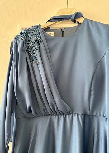 Nakışlı V Yaka Uzun Kollu Mavi Abiye Elbise
Hiç giyilmedi - Görsel 2