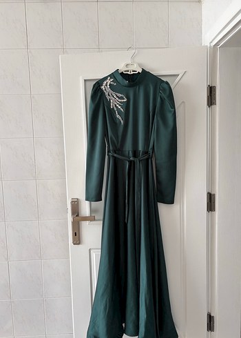 Yeşil Nakışlı Uzun Kollu Uzun Abiye Elbise
Pazarlık payı vardır - Görsel 2