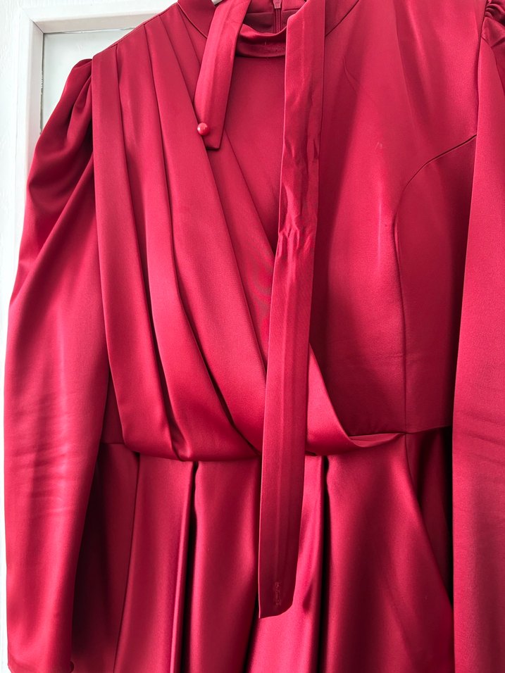 Bordo Uzun Kollu Drapeli Kadın Elbise
Şalı da vardır - Görsel 2