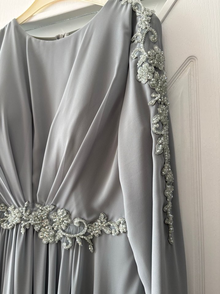 Soft Yeşil İşlemeli Uzun Kollu Abiye Elbise
Hiç giyilmedi - Görsel 3